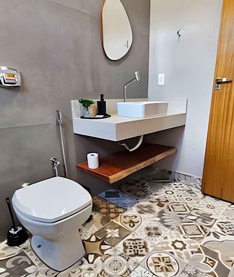 Casa Ninhal, super central, nova e espaçosa.