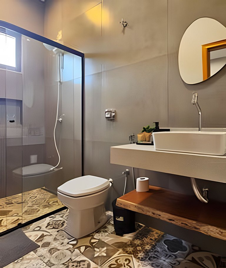 Casa Ninhal, super central, nova e espaçosa.