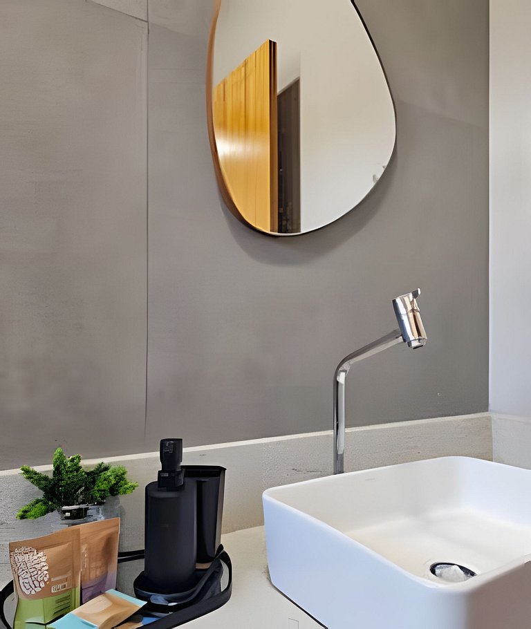 Casa Ninhal, super central, nova e espaçosa.