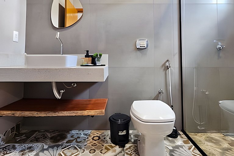 Casa Ninhal, super central, nova e espaçosa.