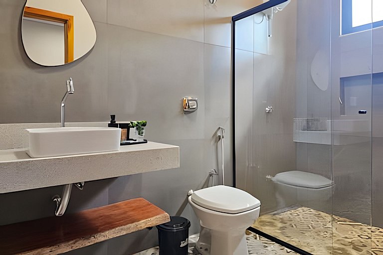 Casa Ninhal, super central, nova e espaçosa.