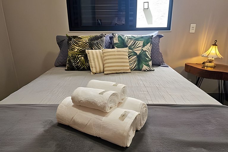 Casa Ninhal, super central, nova e espaçosa.