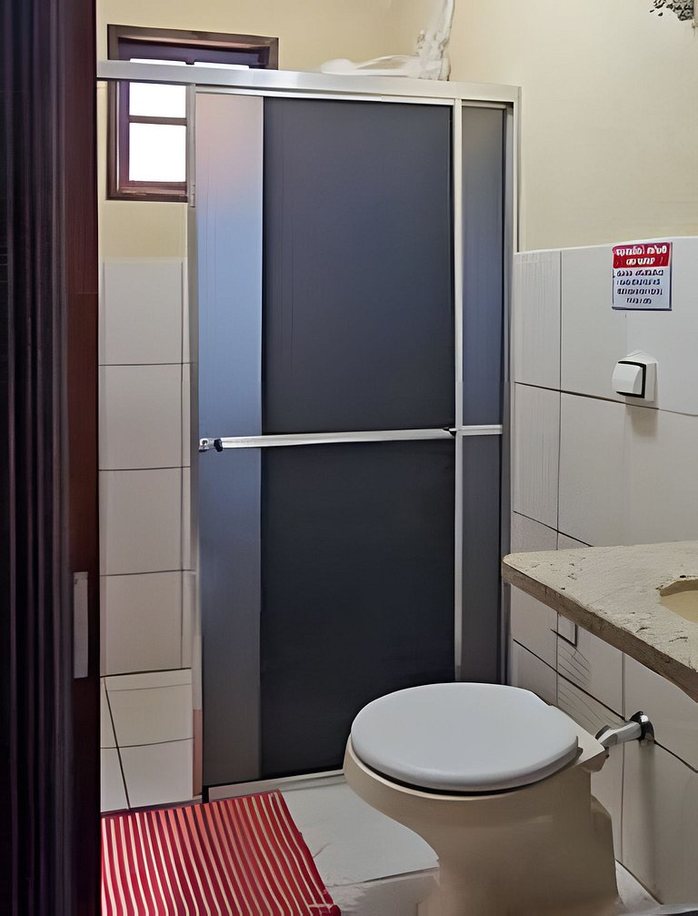 Charme de um típico chalé de campo com lareira.