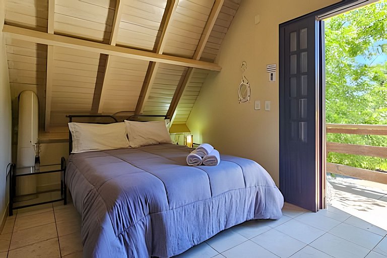 Charme de um típico chalé de campo com lareira.