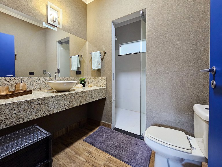 Casa da Gruta: Completa, Sofisticada e Acolhedora