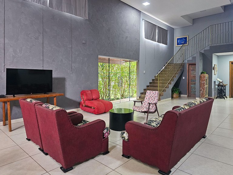 Casa Charme, casa enorme, 4 suites e piscina