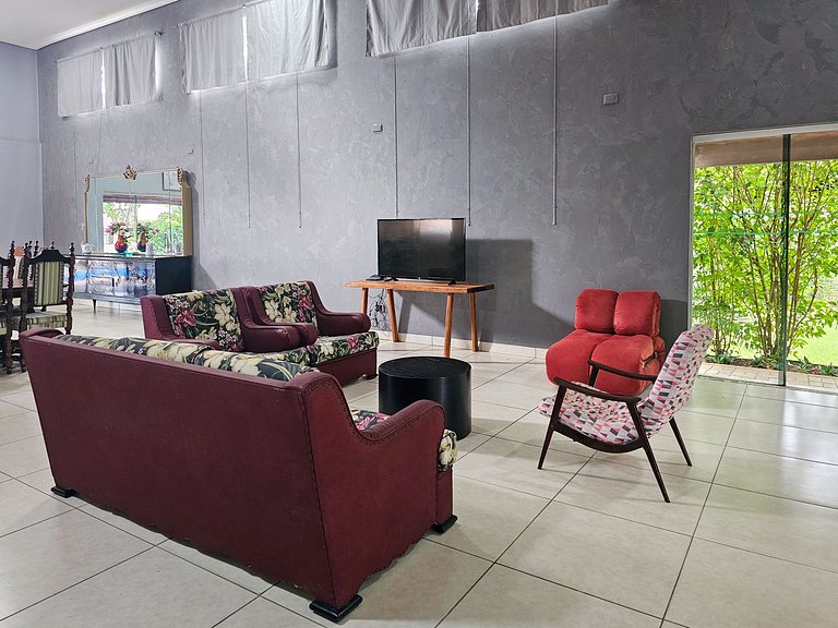 Casa Charme, casa enorme, 4 suites e piscina