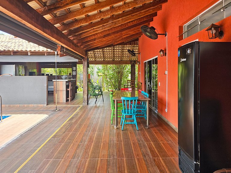 Casa Charme: ampla e com excelente área de lazer