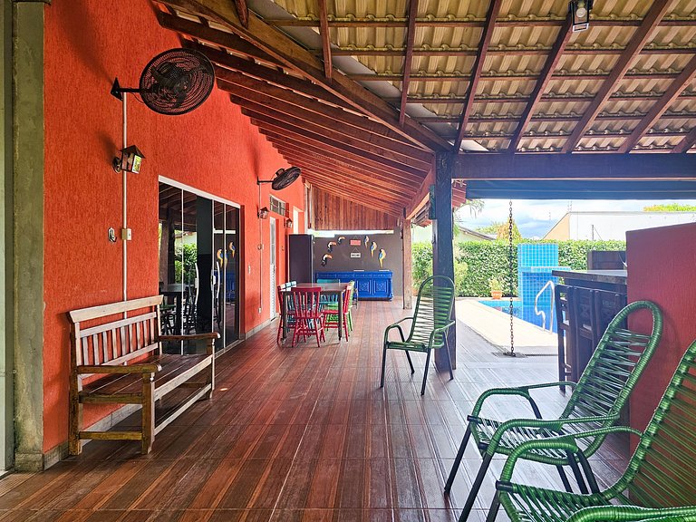 Casa Charme, casa enorme, 4 suites e piscina