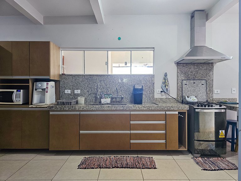 Casa Charme: ampla e com excelente área de lazer
