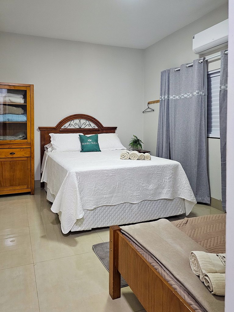 Casa ampla e confortável, piscina e churrasqueira.