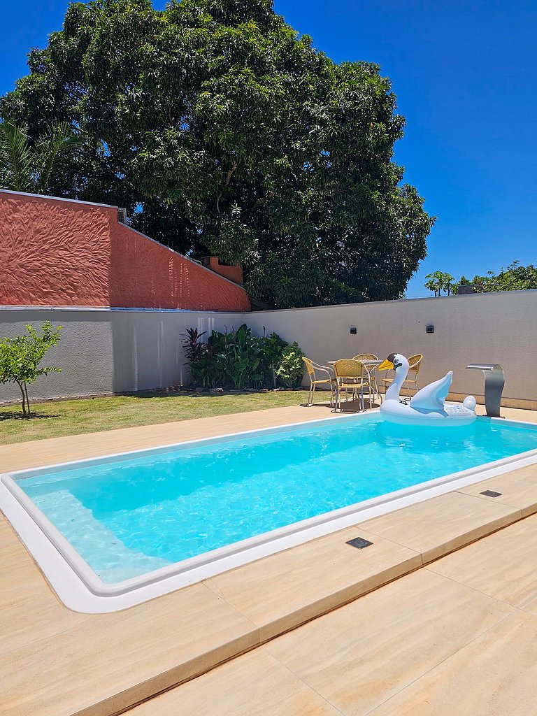 Casa ampla e confortável, piscina e churrasqueira.
