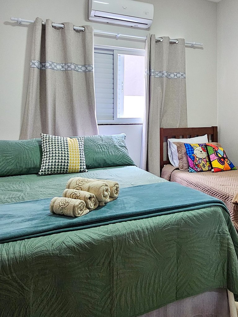 Casa ampla e confortável. Piscina e churrasqueira.