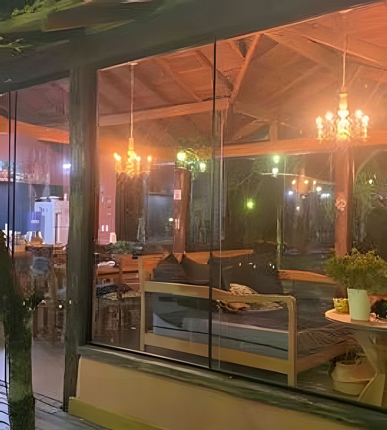 Casa da Árvore em Bonito, com piscina e 3 suítes