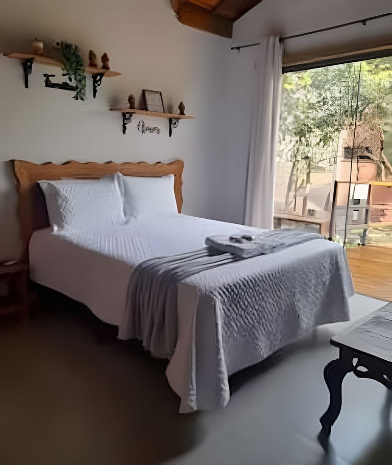 Casa da Árvore em Bonito, com piscina e 3 suítes