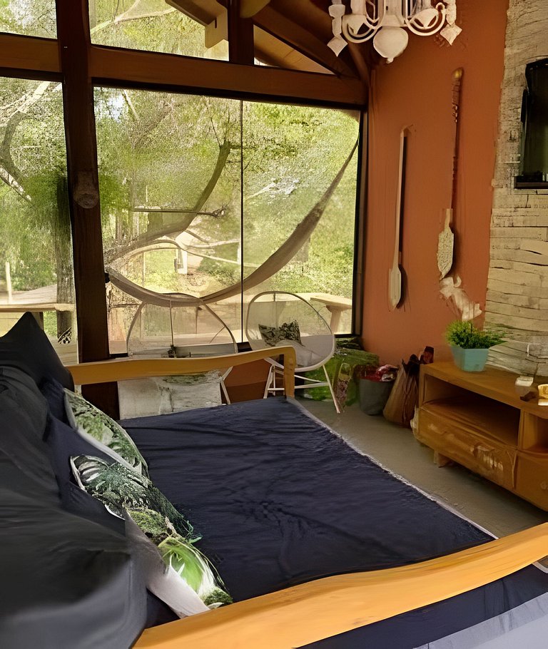 Casa da Árvore em Bonito, com piscina e 3 suítes