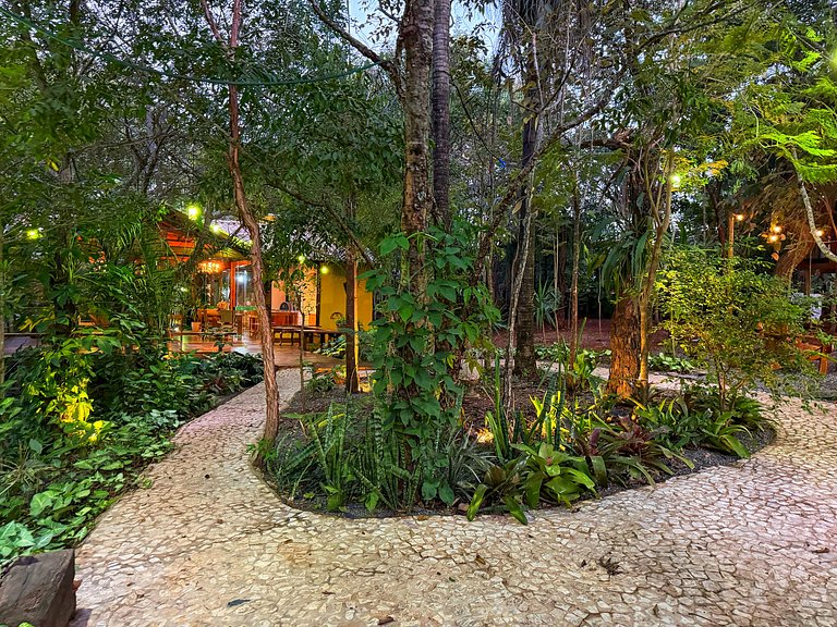 Casa da Árvore: Charme natural próximo ao centro