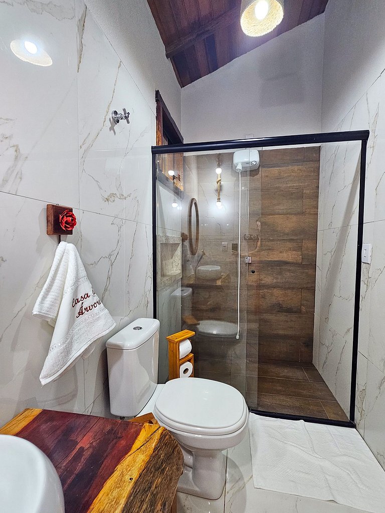 Casa da Árvore: Charme natural próximo ao centro