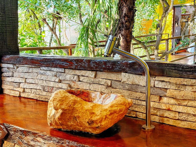 Casa da Árvore: Charme natural próximo ao centro